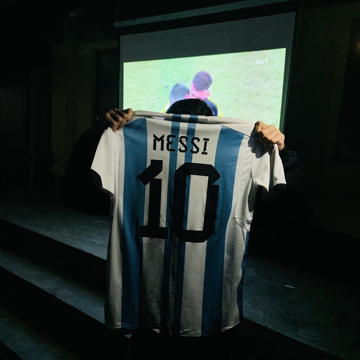 Prasiddha05's tweet photo. Ngl i nearly died of heart attack during the game ...
What a game it was...
Thank you god for making that happen 🙏
Leo deserved it more than anyone else..
You'll forever be my hero Leo ❤️
..
.
#VamosArgentina 
#leomessi 
#WorldcupQatar2022 https://t.co/51tMDGUmQu