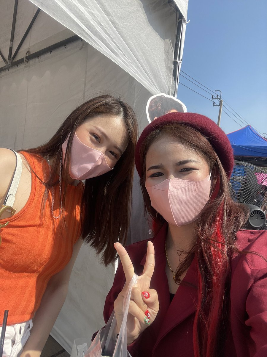 bblight12's tweet photo. เจอพี่หมิงงง🥰🥰💖💖 #BrightWinConcer #winMetawin #มาการองของพี่หมิง https://t.co/nomDQcXXMW