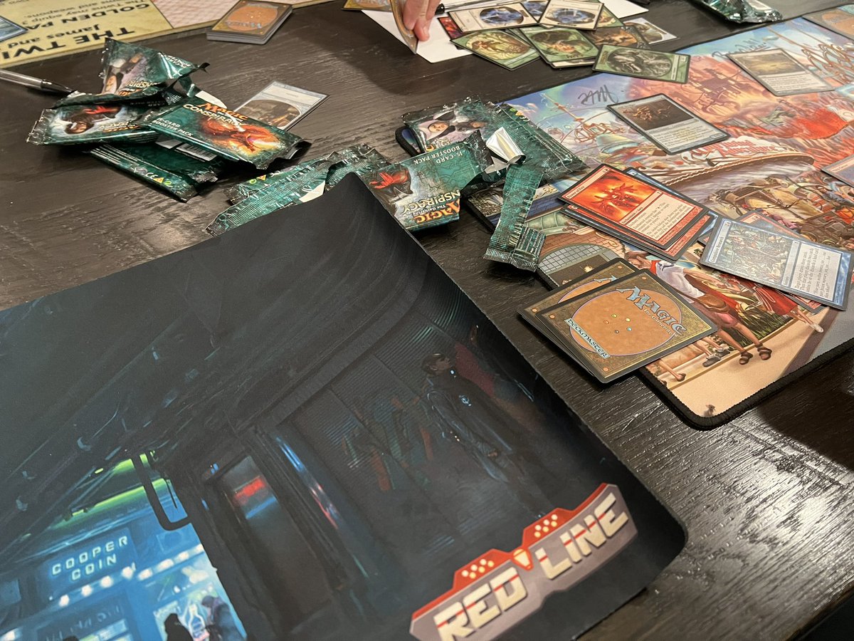 StudiosThrow's tweet photo. Nothing says Christmas Eve EVE like a good ol Conspiracy draft! #mtg #MTGArena #MtGONE #gamer #gaming #boardgamer #whyaskwhy https://t.co/9EjQHI7PiW