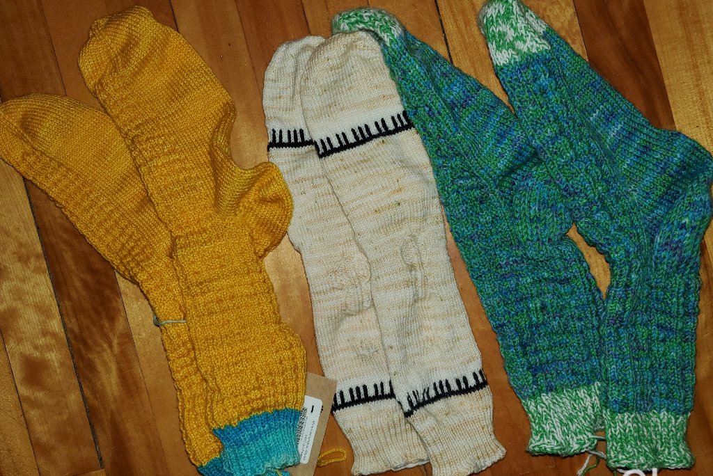 Three pairs of hand knit socks will find their way to Ukraine right after Christmas. Two are intended for soldiers. The middle one is too small, probably for a young teen. <a href="/KnittingUkraine/">KnittingforUkraine</a>