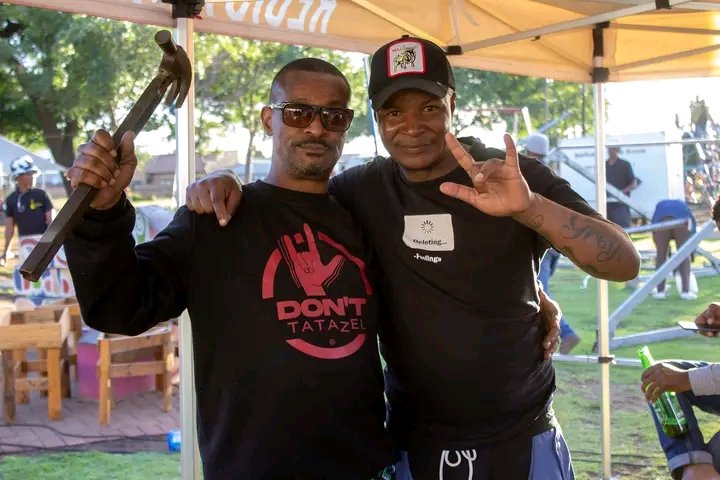 DRENCKO FESTIVE GIG GUIDE🚦
25 Dec Kwa Justice Lehae 
26 Dec Don't Tatazel Pop Up Market
30 Dec Hop Hop Cult Orlando
I'll be hanging around these legends this festive <a href="/InocentMasuku/">Innocent Bobo Masuku</a> <a href="/mafusonwa/">grey</a> <a href="/Mapaputsi_Orig/">Mapaputsi_Original</a>