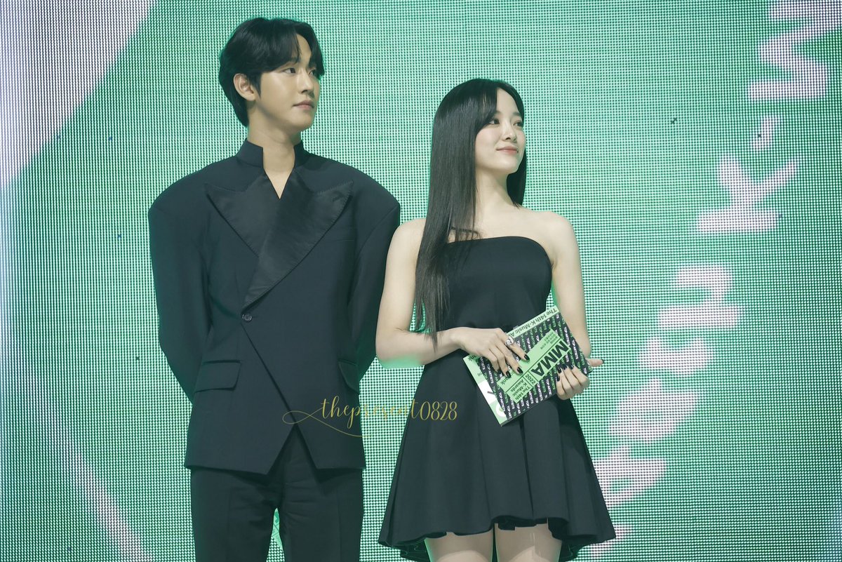 221126 MMA 

D-8 SBS <연기대상> 🥰 

#안효섭 #김세정 
#AhnHyoseop #KimSejeong