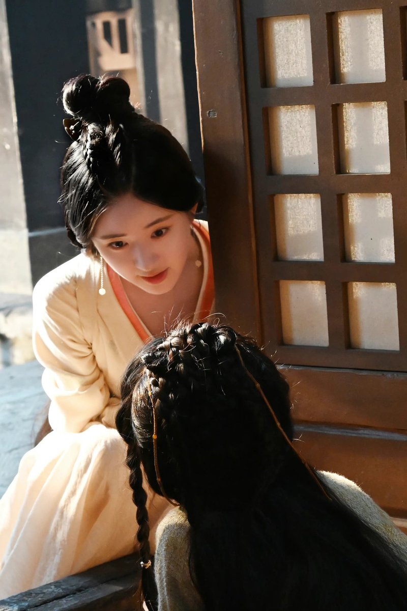 PhotosHanfu's tweet photo. Cdrama Actress Rosy Zhao 赵露思 

Cdrama: Love Like the Galaxy 星汉灿烂

#art #fashion #chinesedrama #cdrama #hanfu #漢服 #汉服 #photography #xianxia #chinese  #星汉灿烂 #LoveLikeTheGalaxy #赵露思 #RosyZhao #ZhaoLusi https://t.co/cDM6ZiwCg2