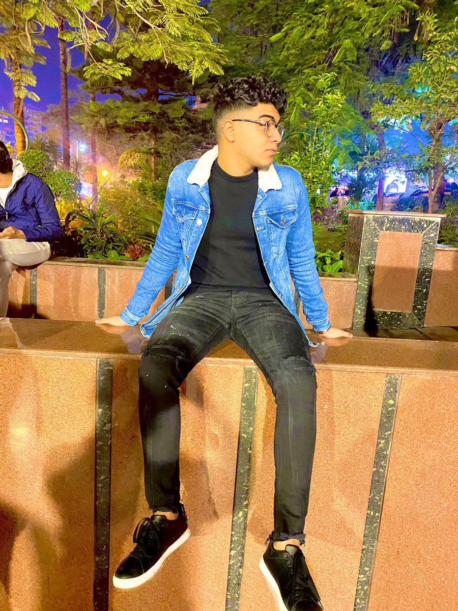 a1medak7's tweet photo. Too glam to give a damn 🥷🖤 https://t.co/ZWovHnItMx