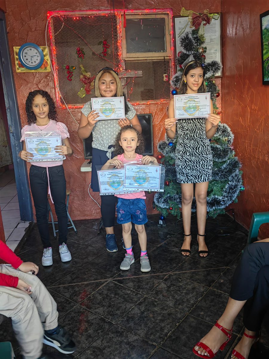 En nuestra graduación. English Spanich