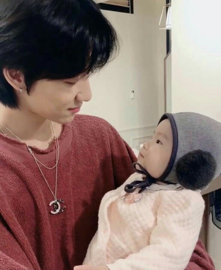 ⠀
⠀
          IKOINOUE.⠀年代   —  122422.
          位置  —  BGC. 医者   is   —  in.

        good morning!  this cute baby 
        visited me before finally going
        home. ayaw niya sa kisses ko.

⠀