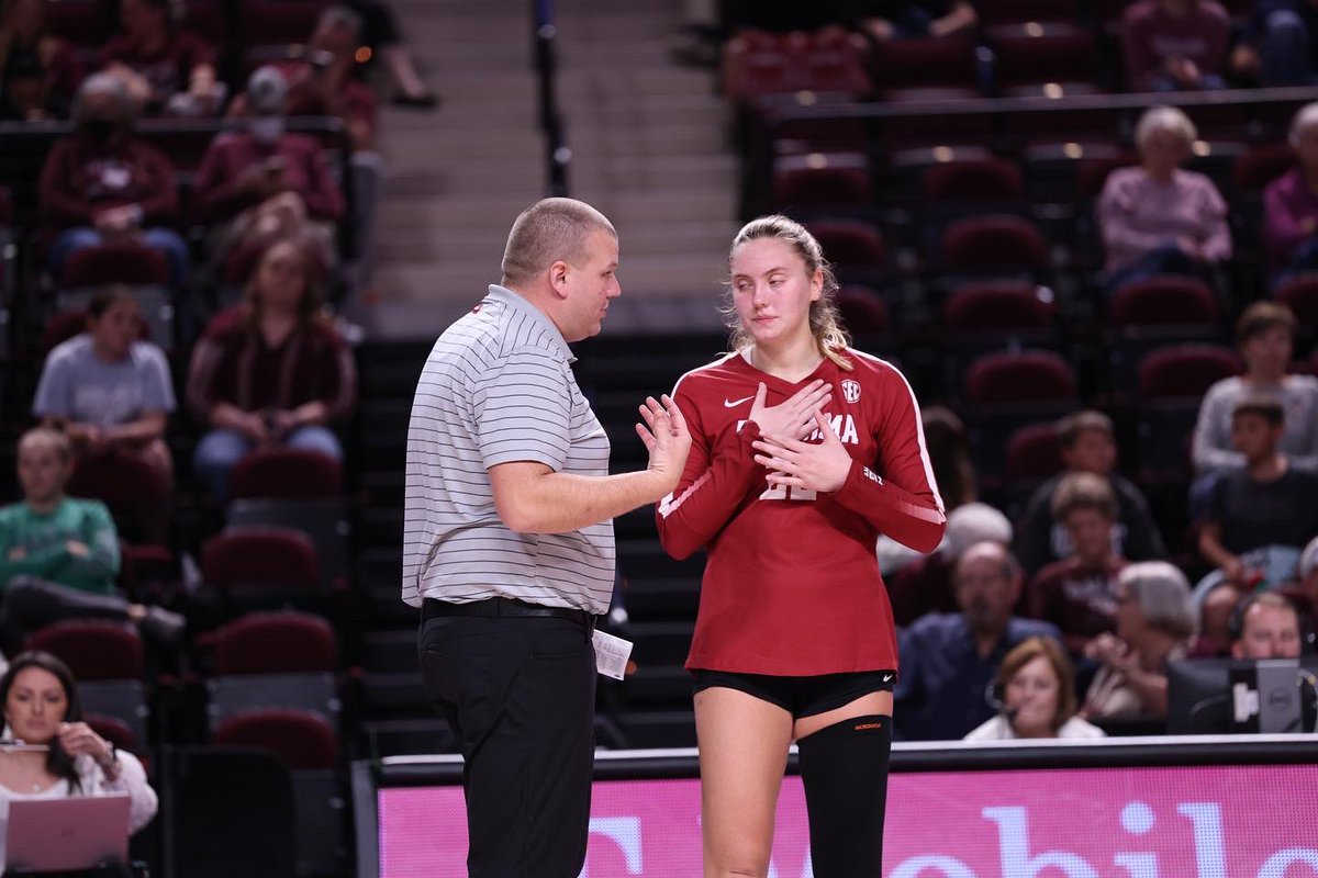 Coach_MattScott's tweet photo. 2/2 @AlabamaVBall 

So much to be thankful for with this program!!! The future is very bright and we are just getting started! 

THE TIDE IS COMING!!! 
🐘🐘🐘 https://t.co/EO37G2BOnc