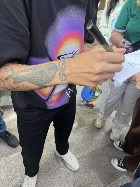 369sott's tweet image. .@Louis_Tomlinson happy birthday to the love of my life💘, my favorite person in the whole world, the truth is I never know how to express all that you mean to me, there are so many things and I don't know, thank you for making me so happy&amp;lt;3