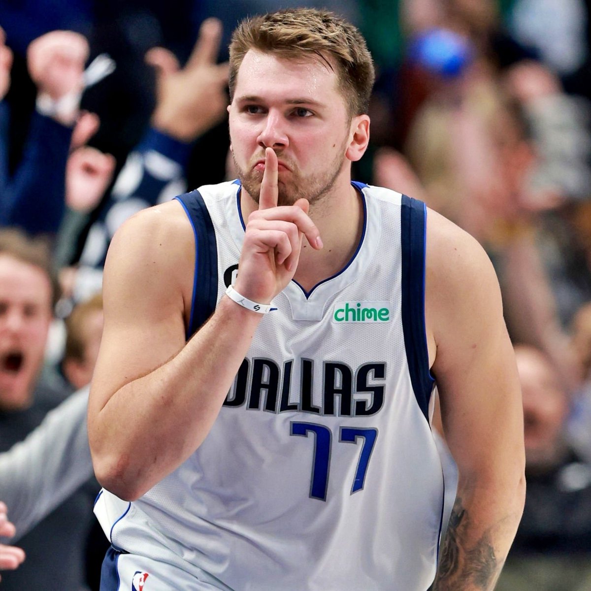 50 pontos, 10 assistências, 8 ressaltos.

Luka Doncic.