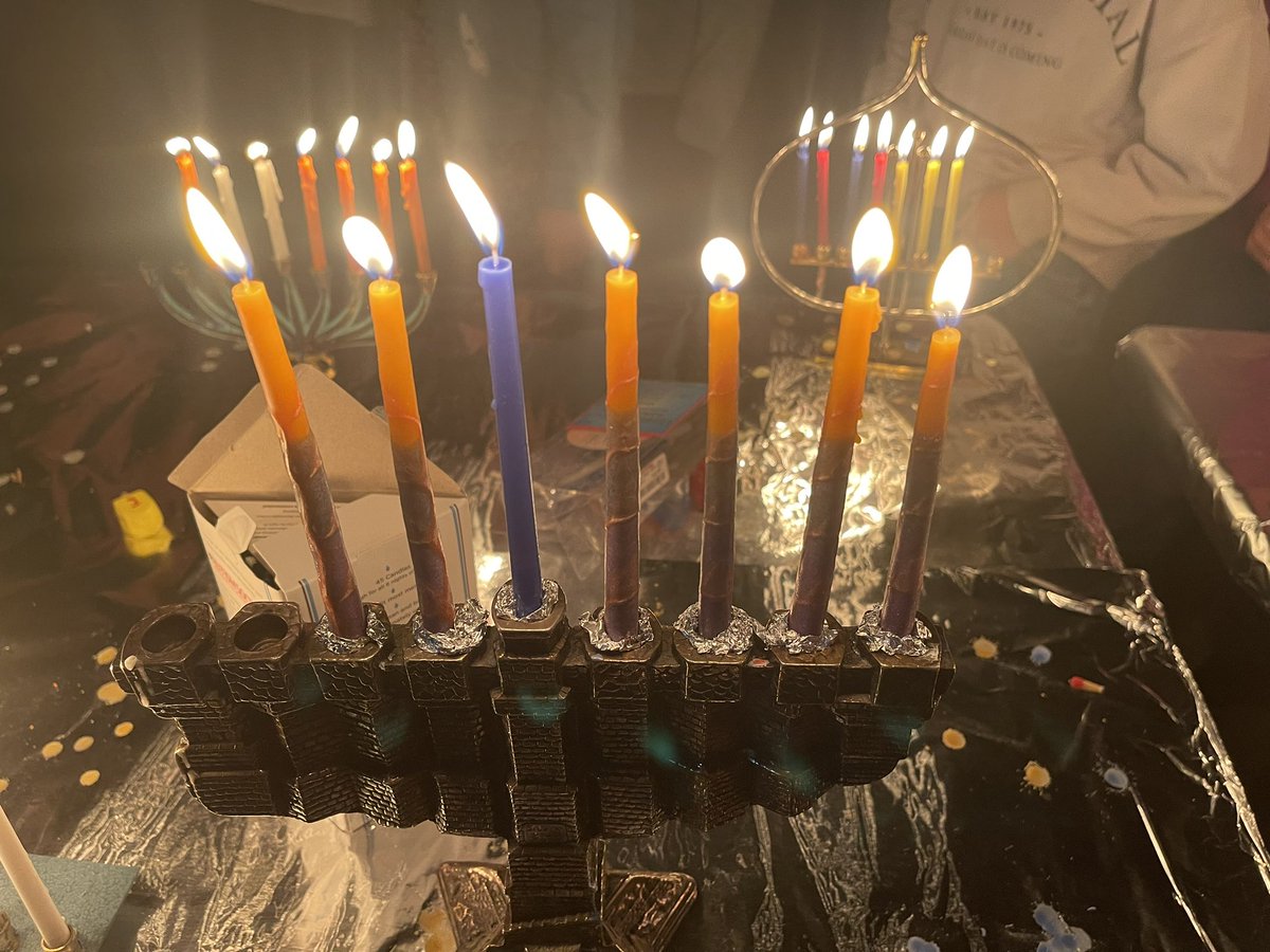 The 6th night. #ChagSameah
#HappyChanukah 
#ShabbatShalom