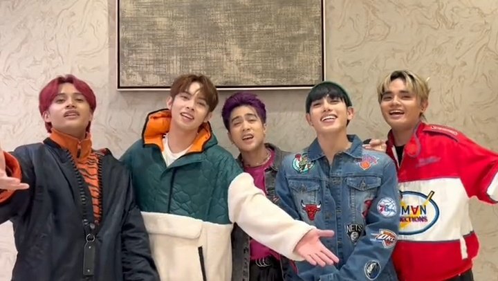 urlovekeun's tweet photo. cuties! merry munchkin, boooys! 🎄

@SB19Official #SB19 https://t.co/rdCcuIVbgM
