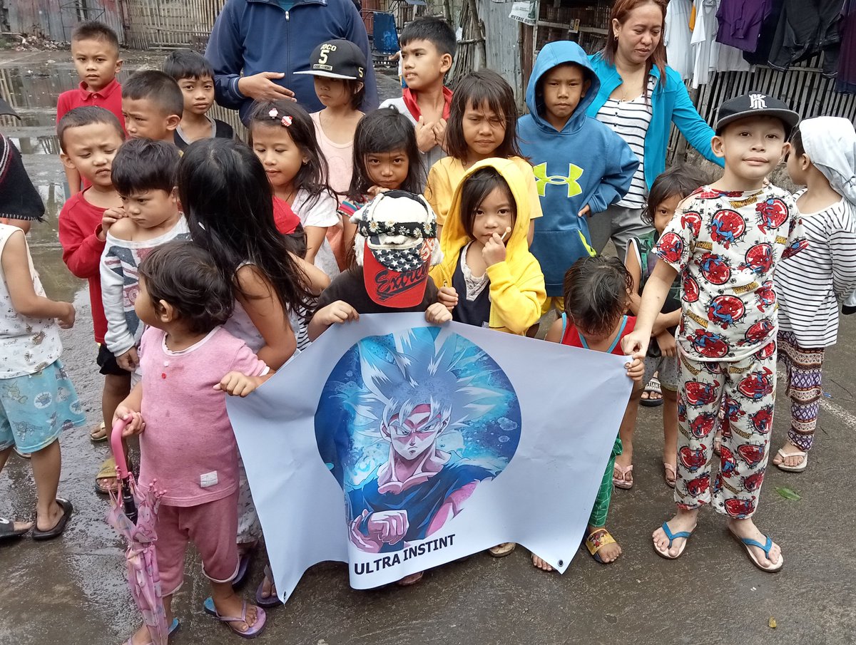 Dianah143's tweet photo. Feeding program 📌
Title: Season of love and hope ...
@UltraIntstinct  📌
Thank you so much for all the love, support, and kindness. It means the world🙏

Merry Christmas 🎄🎄🎄🎄
#XRP #XRPCommunity #FlareNetwork #SongbirdNetwork #cryptocurrency #DeFi #NFTs #SGB #nftcommunity https://t.co/fXKEgn00i7