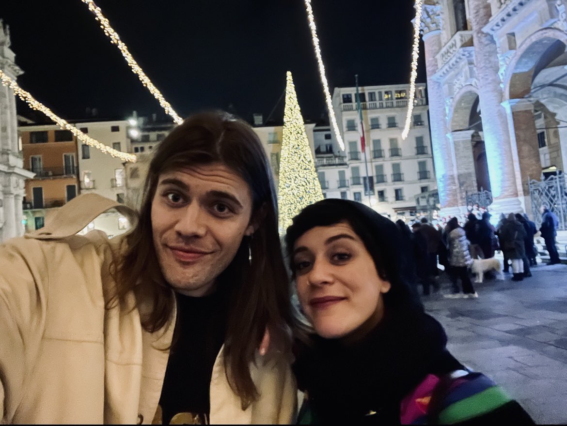 PlushMadeThug's tweet photo. Merry Christmas from Vicenza💚❤️ https://t.co/g91EQB8nii