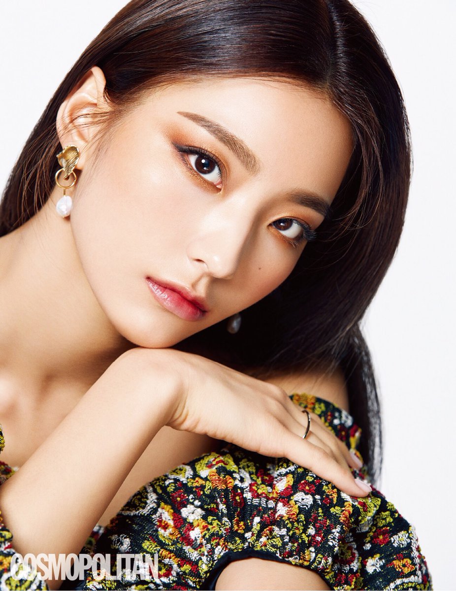 Halujee1's tweet photo. Lee Saerom fromis_9❤️ https://t.co/MiA9rpLfaj