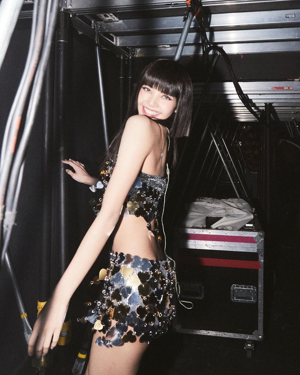 Enjoy_ss1594's tweet photo. สวย สดใส ชุดนี้คือดีอ่าาาา วิ๊บวับๆ 

#LISA #LALISA #MONEY https://t.co/ywfFYx3tpc