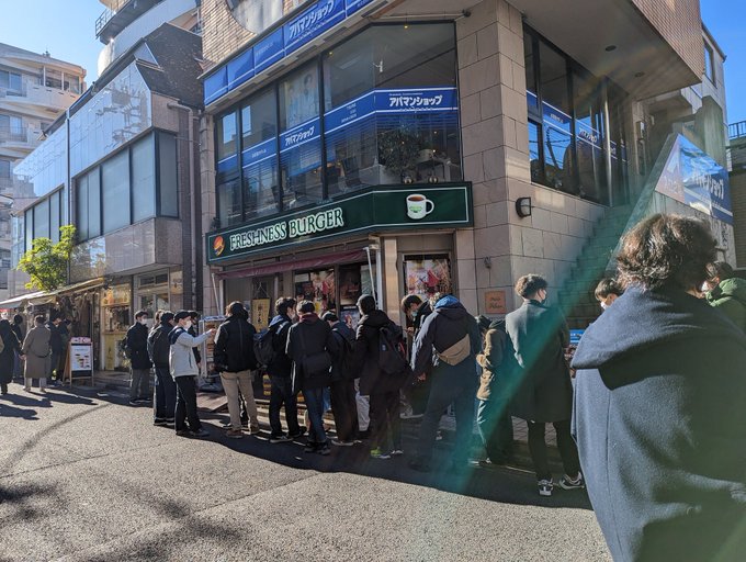 下北沢のフレッシュネスバーガー混みすぎィ！ https://t.co/OcNpsJOBrD<a href="/tag/stablediffusionkawaii"class="tags"><span>#stablediffusionkawaii</span></a>
