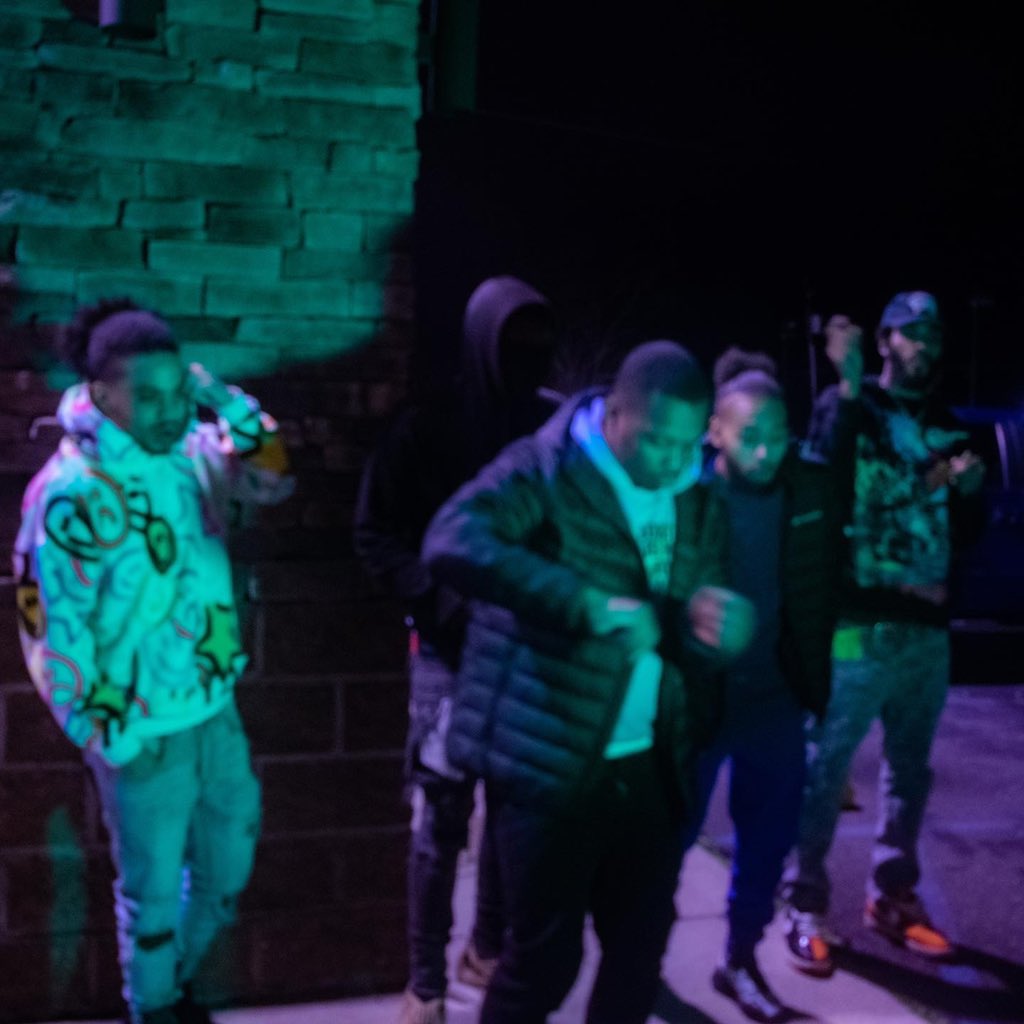 SOSgallery's tweet image. Lights , camera