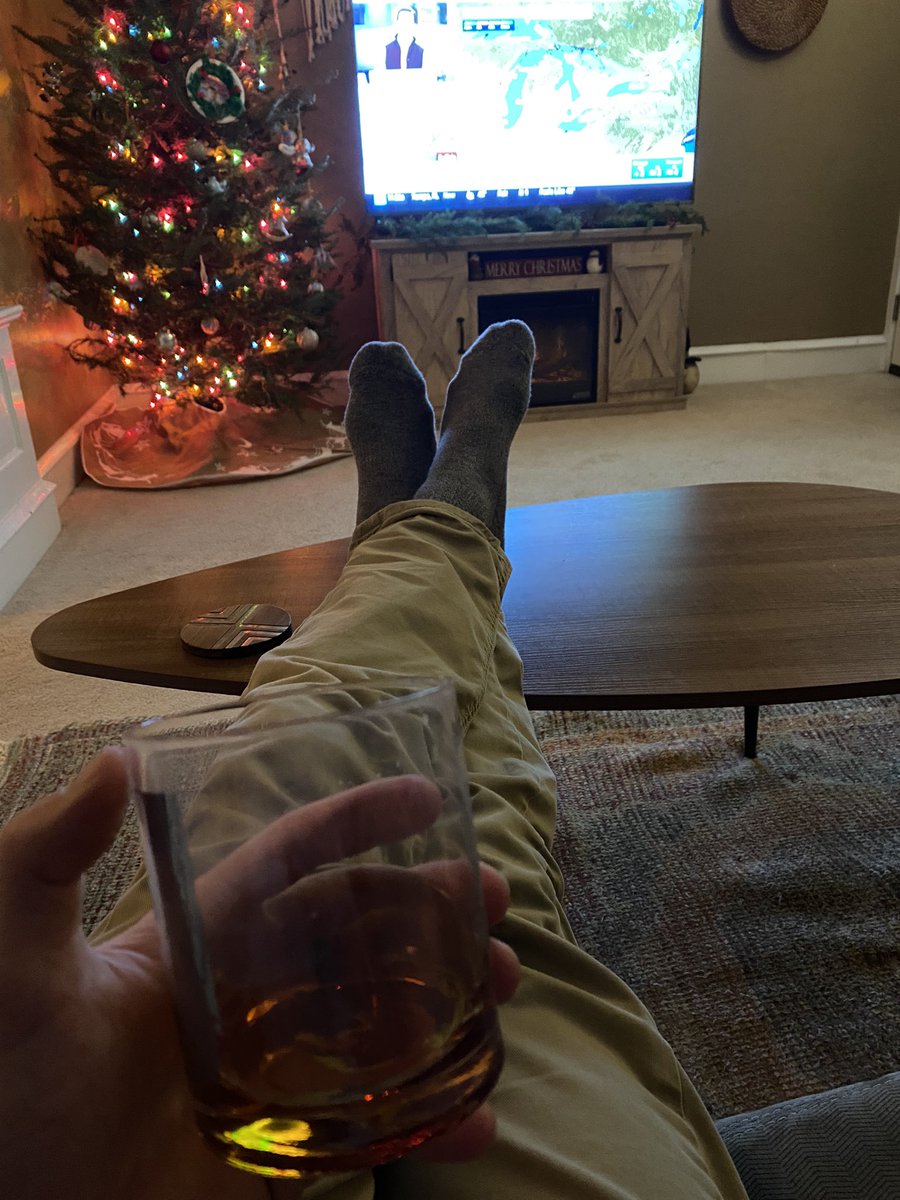 jessejetstream's tweet photo. @timjawnders @babyobrady @Rudeboy737 Bourbon with khakis. Go Sports! https://t.co/NZ73EAFfjf