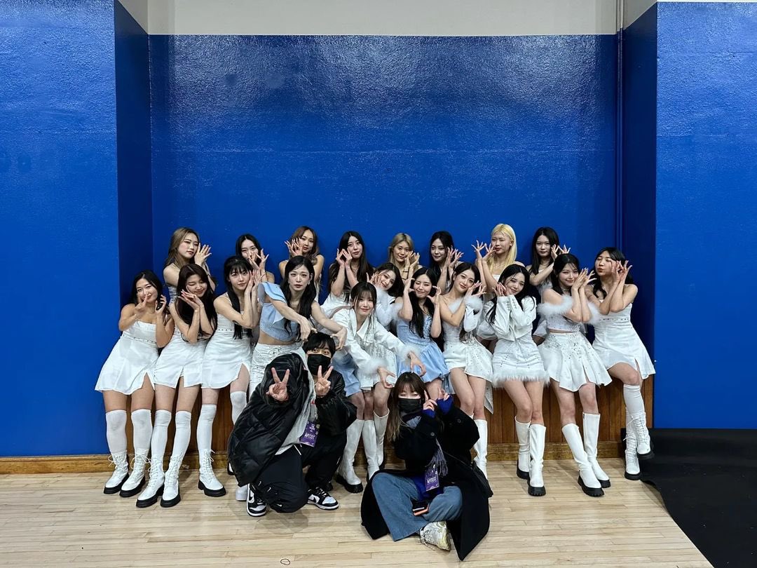 jisut's tweet photo. Our special performance at 2022 KBS Gayo Daechukje wouldn’t be complete without these amazing figures who devoted themselves for us. On this occasion, let us send forth our warmest regards to all the dancers. We learned a lot and had archly festivity until the very end! https://t.co/L8DNeynZoD