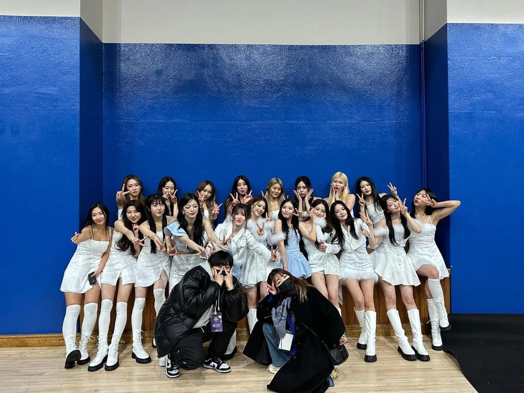 jisut's tweet photo. Our special performance at 2022 KBS Gayo Daechukje wouldn’t be complete without these amazing figures who devoted themselves for us. On this occasion, let us send forth our warmest regards to all the dancers. We learned a lot and had archly festivity until the very end! https://t.co/L8DNeynZoD