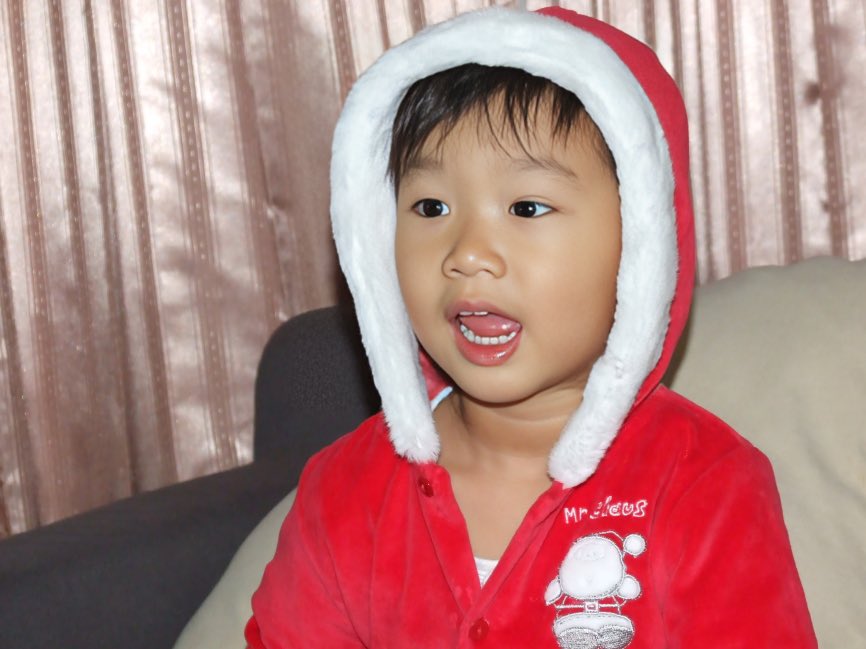BarbellJirakit's tweet photo. Merry Christmas 🎄🎁
เด็กน้อยมาให้ของขวัญทุกคนเเล้วคร้าบบ 💌❤️ 
#barbelljirakit 
#MerryChristmas2022 https://t.co/3ixseaEWdQ
