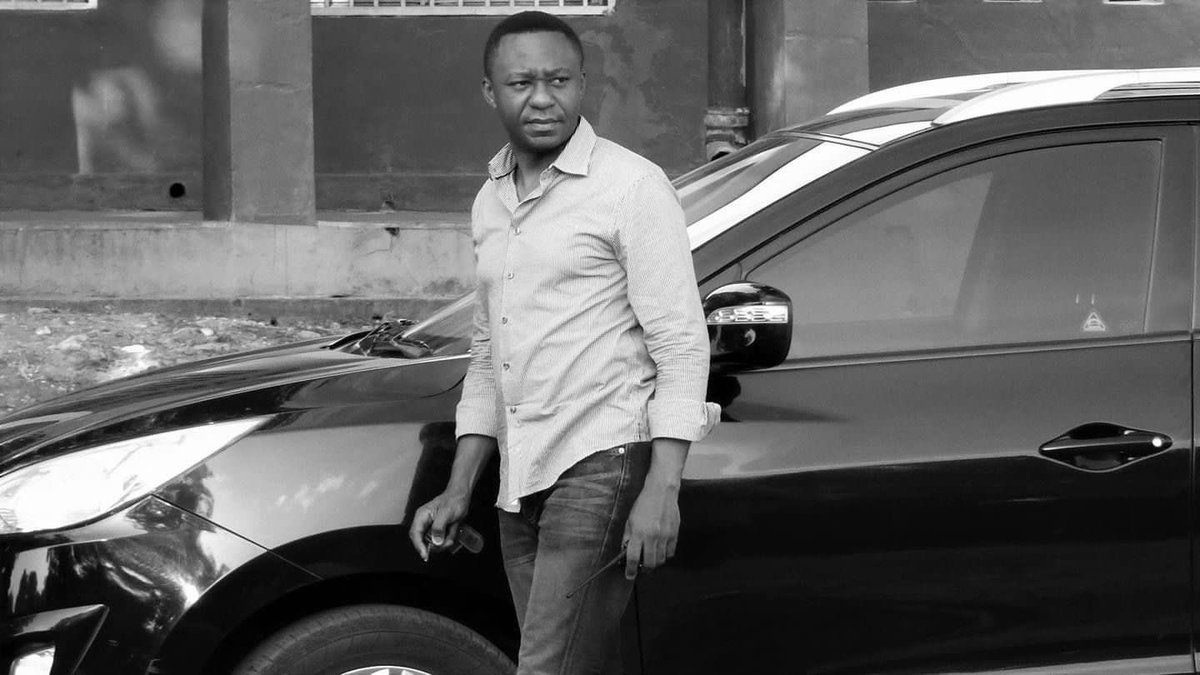TonyBolamba's tweet photo. J’ai fait ma part. On ne quémande pas la fraternité! Avant tout je suis #Congolais, #Mongo issu de la #noblesse et de l’establishment. Je ne viens pas du bas fond! Snobez les parvenus pas #BOLAMBA, ça ne marchera pas. Je sais que je vous fait peur. Joyeux Noël. J’ai dit. 
TCB https://t.co/ySjojeaa1X