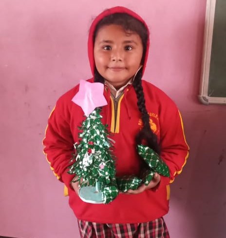 buddha_school's tweet photo. Christmas isn't a season. It's a feeling🎄🎅🎁
Craft work by Shambhavi of Bachpan 2. #crafttwork #drawing #classroom #learning #school #student #santa #festival #xmasstree #gifts #xmass #bws #wherelearningisfun @sarikamalhotra2 @Krish_Vaishali @PramodThakur786 https://t.co/A56bZ9YwtW