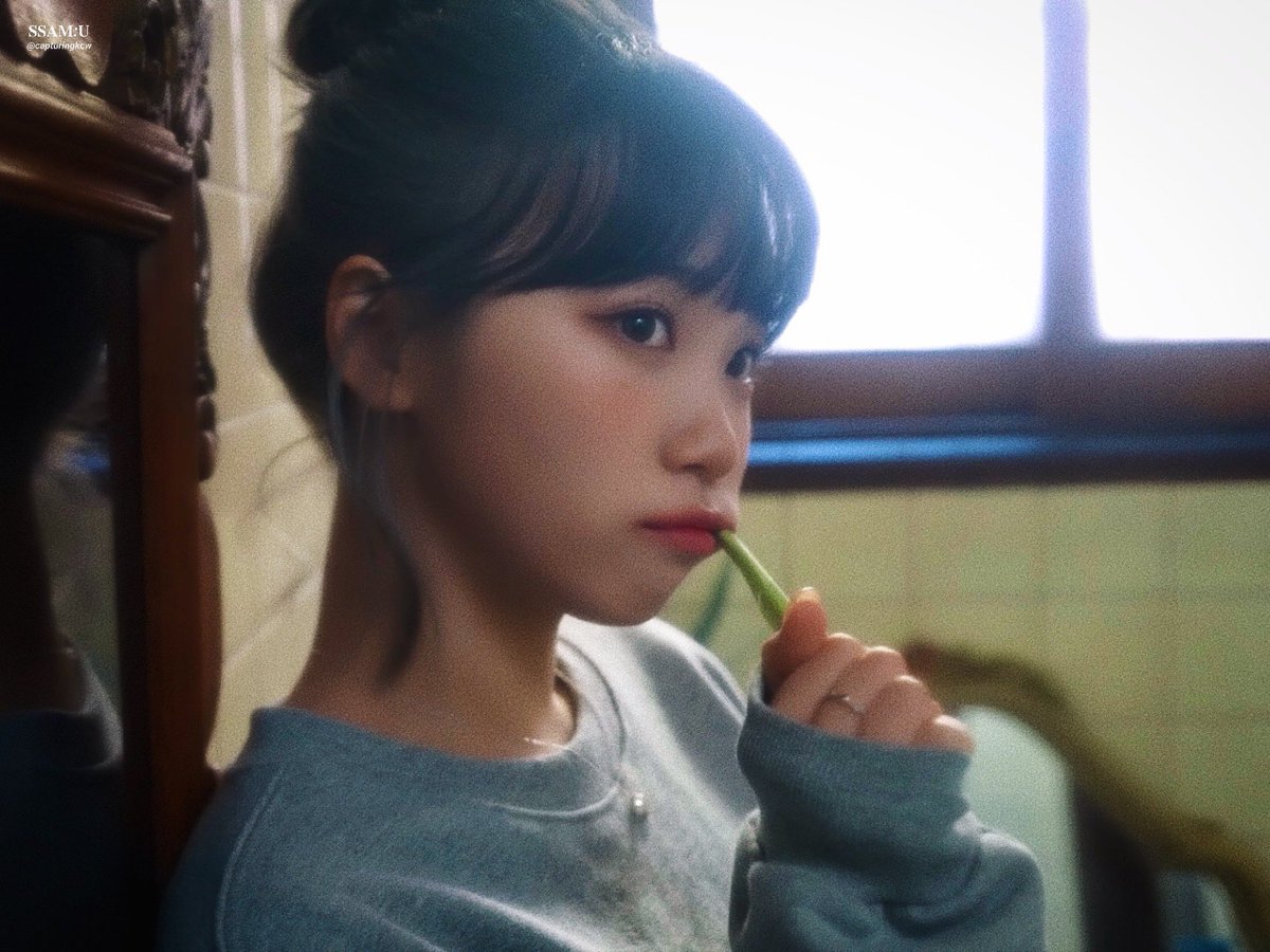 capturingkcw's tweet photo. 🪥🫧

#김채원 #KIMCHAEWON #チェウォン
#르세라핌 #LE_SSERAFIM https://t.co/RZaaQReSqN