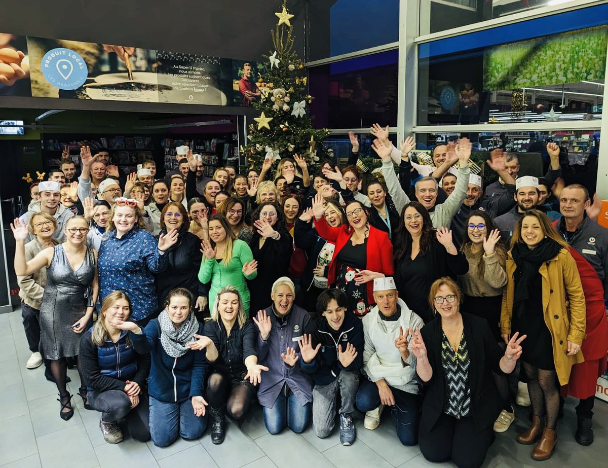 Toute l’équipe du SUPER U <a href="/pipriac/">SUPER U Pipriac</a> vous souhaite un joyeux noël ! 
🎄🎉🍾🎁🎅🏼
#JoyeuxNoël @ULesCommercants