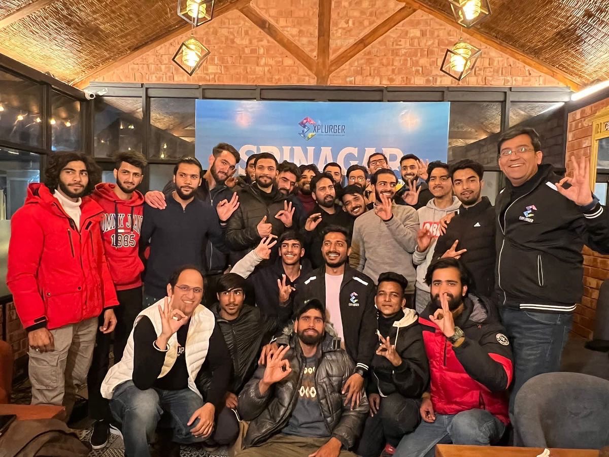 explurger's tweet photo. Last evening’s vibe when Explurger Tribe met the Explurger team in Srinagar 🤝
Let’s EXPLURGE 🌍 together !!!
Kyuki #YahaanNahitoSocialNahi
@SonuSood
@jitinbhatia
#Explurger
#ExplurgerInKashmir
#ExplurgerMeetupSrinagar https://t.co/eQhqXhmudt