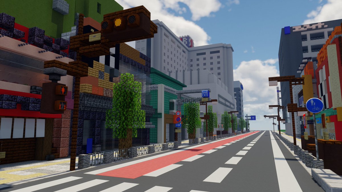 駅前道路に街路樹や街灯を設置してみました！
手前の信号機は実際に動くもので、<a href="/kohona_poke/">コホナ@なんこつファインダー</a> による制作です。
#jaoafa #minecraft建築コミュ
