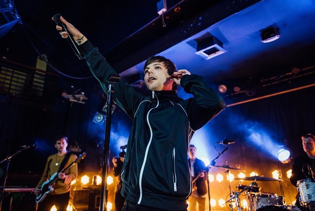 OneDirecSpain's tweet photo. 🎉✨👏🏻 ¡¡Queremos desear un muy feliz cumpleaños a @Louis_Tomlinson, uno de los artistas con más talento, valentía, constancia y fuerza!! 🎂✨🎉

Esperamos que Louis pase un día increíble y que este año le traiga felicidad y éxito 💙 https://t.co/8h8LAKImcS