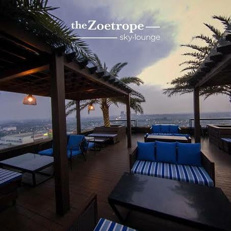 kotabekasikeren's tweet photo. 3 Rekomendasi Restoran Rooftop Cocok Untuk Dinner di Bekasi 😍✨️

[A THREAD] https://t.co/aeRXzVXfA7