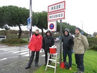 #Rezé / #Reudied

"Les panneaux d’appelation bretonne de la ville de Rezé nettoyés par des élus"

Gourc'hemennoù / Félicitations !

[Ouest-France — 22/12/22]
•
#BZHG #Naoned #Brezhoneg #Nantes #LangueBretonne