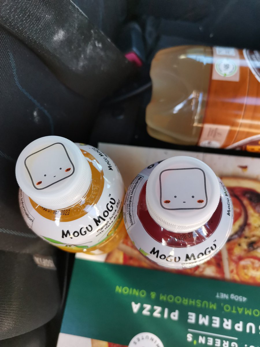 Saxnnn's tweet photo. merry christmas, hopefully santa brings you all something as cool as these two mogu mogu I bought myself today !!🎄☃️💙🍹 https://t.co/PYWM5N5vZ7