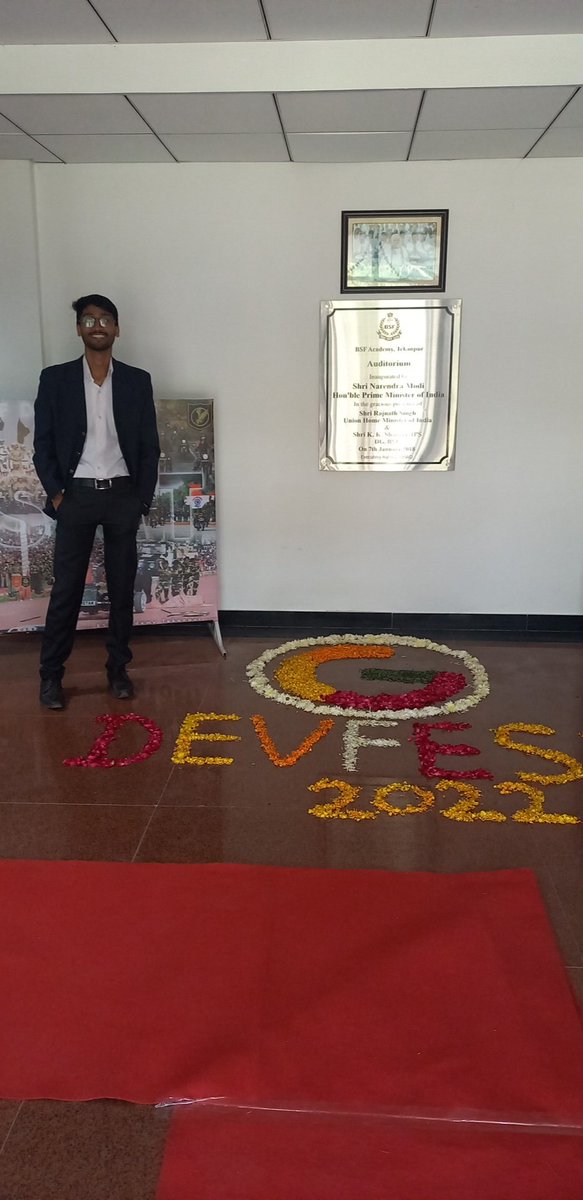 MuddledLuck170's tweet photo. I have a dream to be a part of #GDG and some how it is happening near gwalior. It is great experience. Learned many things by speakers @pooja_bhaumik @iSaurabhArora @imthepk ❤️❤️.
I got a chance to click photo with @iSaurabhArora sir ❤️
Thanks @GdgGwalior and @jetbrains  ❤️ https://t.co/uC04l1qkG4