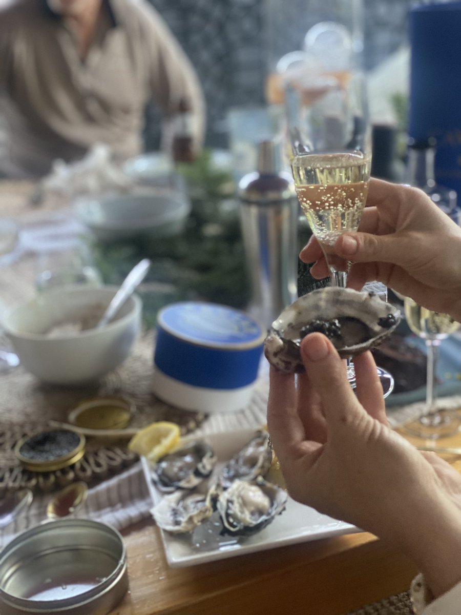 Wishing everyone a Merry Xmas and all the best for 2023!!
Thanks for the gifts <a href="/busuttin/">Busuttin Racing</a> <a href="/BBakerRacing/">Bjorn Baker Racing</a> we are very spoilt on Xmas Eve!!