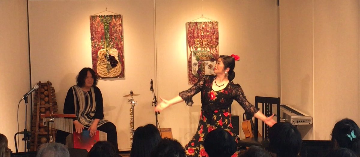 beat_box_cafe's tweet photo. 鈴木くみ子さんご来店いただきました
懐かしのパフォーマンス写真を！

カホン:大久保宙

#beatboxcafe https://t.co/KWKFqHUKtC