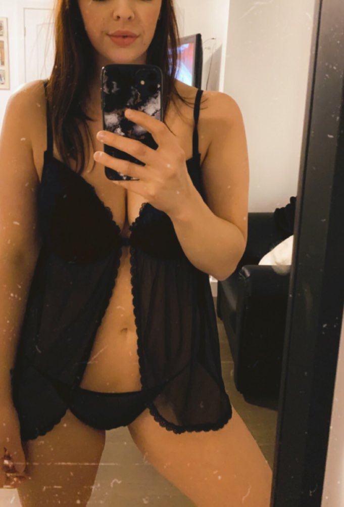 SelfCuckQueen's tweet photo. @beta_natrix is our first submission~ 

This poor pornwidow's married to a fucking pervert who loves to pump his tiny goonstick to the thought of his wife being fucked by real men~

Pump and Goon to her~
Her pathetic husband is even willing to expose her face if enough people cum https://t.co/2xO6Qmvfry