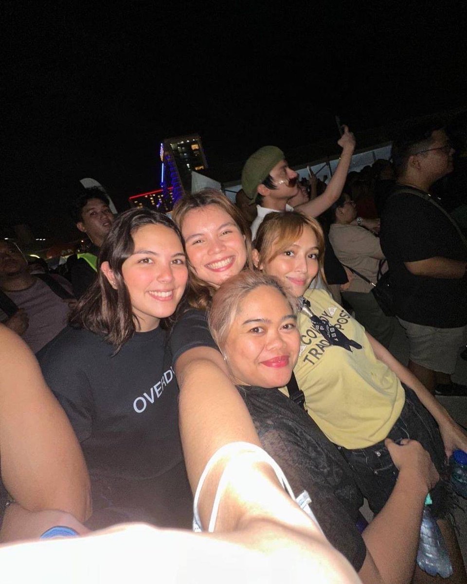 Daily Tribune on Twitter "KATHNIEL AT EHEADS CONCERT LOOK Celebrities