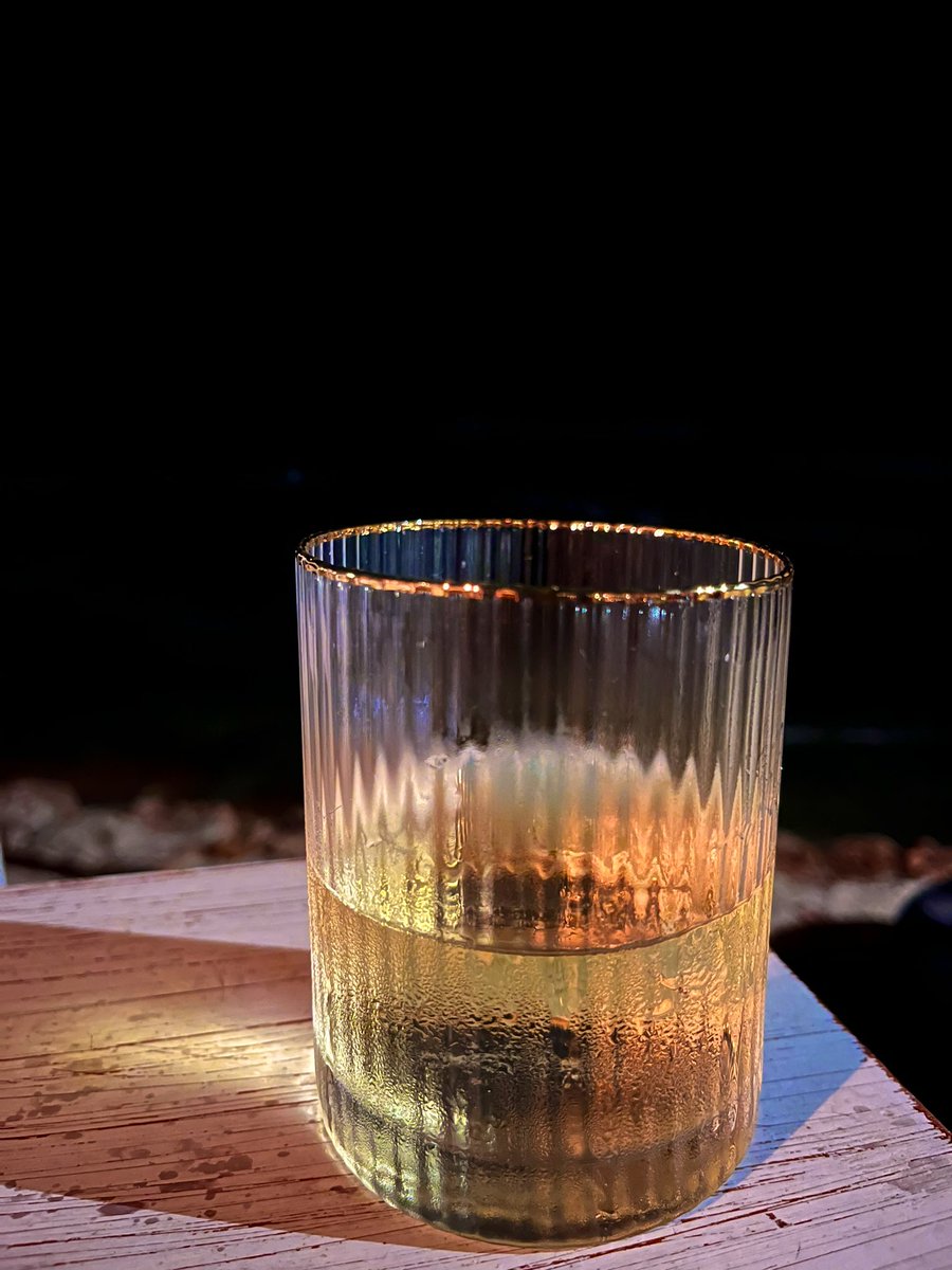 You must forget what you feel and remember what you deserve 🖖🖖

#December2022 #Manifest today and feel elevated tomorrow ♥️