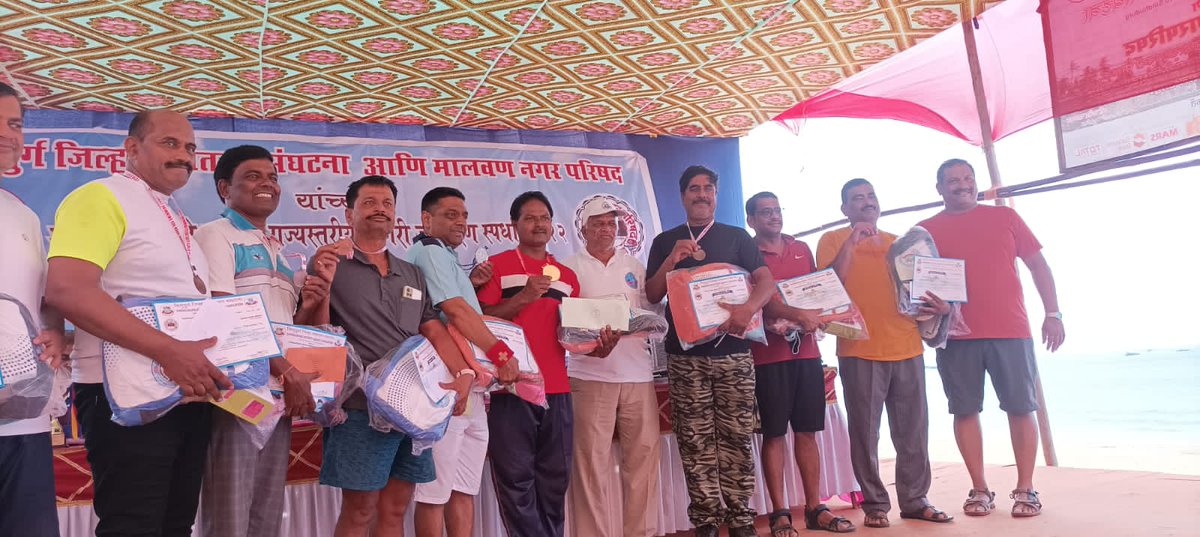 ghode140478's tweet photo. सिंधुदुर्ग जिल्ह्यातर्फे आयोजित राज्यस्तरीय ओपन सी स्विमिंग स्पर्धेत  आठवा क्रमांक प्राप्त केल्याबद्दल श्री समीर ठाकूर यांच्या अभिनंदन @SameerS62860860 https://t.co/yKkSVMOX59