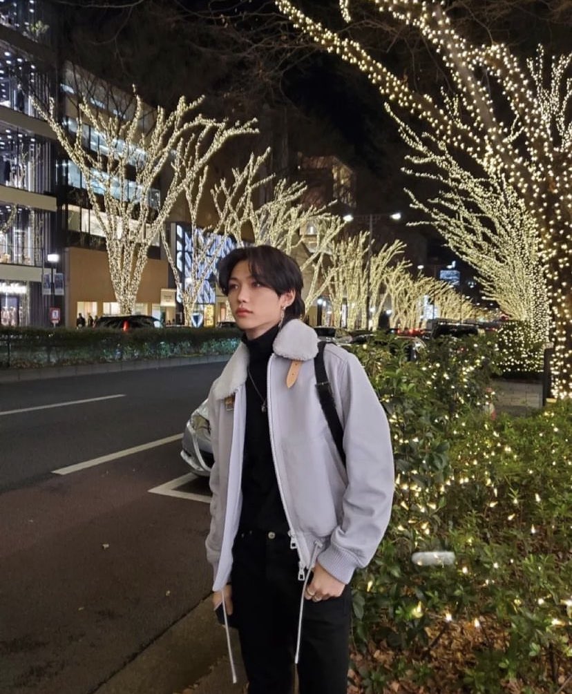 LIXBRAND's tweet photo. [ 📸 ] @/realstraykids

#FELIX uploaded the most gorgeous pics, he's so handsome omg

" 🤍

#/felix #/straykids #/youmakestraykidsstay "

— https://t.co/jOwdCoI9G3

DEEP END BY FELIX
#DeepEnd_OUTNOW
#DeepEnd #필릭스 #フィリックス https://t.co/rJb25dVAFI