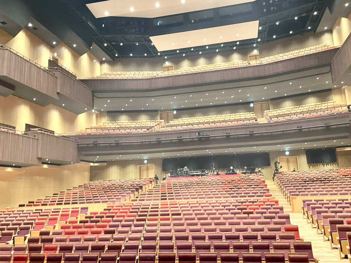 AMAZONS_chorus's tweet photo. #高中正義 Merry Christmas LIVE サンタカナカクロースのプレゼント

客席の皆さんからのペンライトでの応援🪄✨
最高でした🫶🫶🫶

X’masソングには座長の平和への想いがいっぱい💗
私達も心を込めて歌いました

Merry X’mas🎄
素敵な時をお過ごしください🪄

#AMAZONS #大滝裕子 #斉藤久美 #吉川智子 https://t.co/PQYp5HlePP