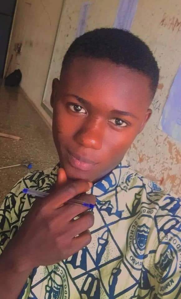 kofi_francis's tweet image. 8As!!
This brilliant young man, Master Dabanyi Sampson read Science at Kpando Senior High School and scored 8As in his WASSCE (2022). He's from Worawora in the Biakoye district of the Oti region.
Sampson would like to study further and pursue his dreams, unfortunately his
