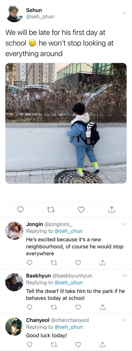 myeonly_1's tweet photo. Mini SNS #SehoAU
ෆ⸒⸒ The Number 1 

Sehun and Junmyeon can’t help but fight for the best dad title in their kids school. 

#SehoSecretSanta https://t.co/YiUOqtfop8