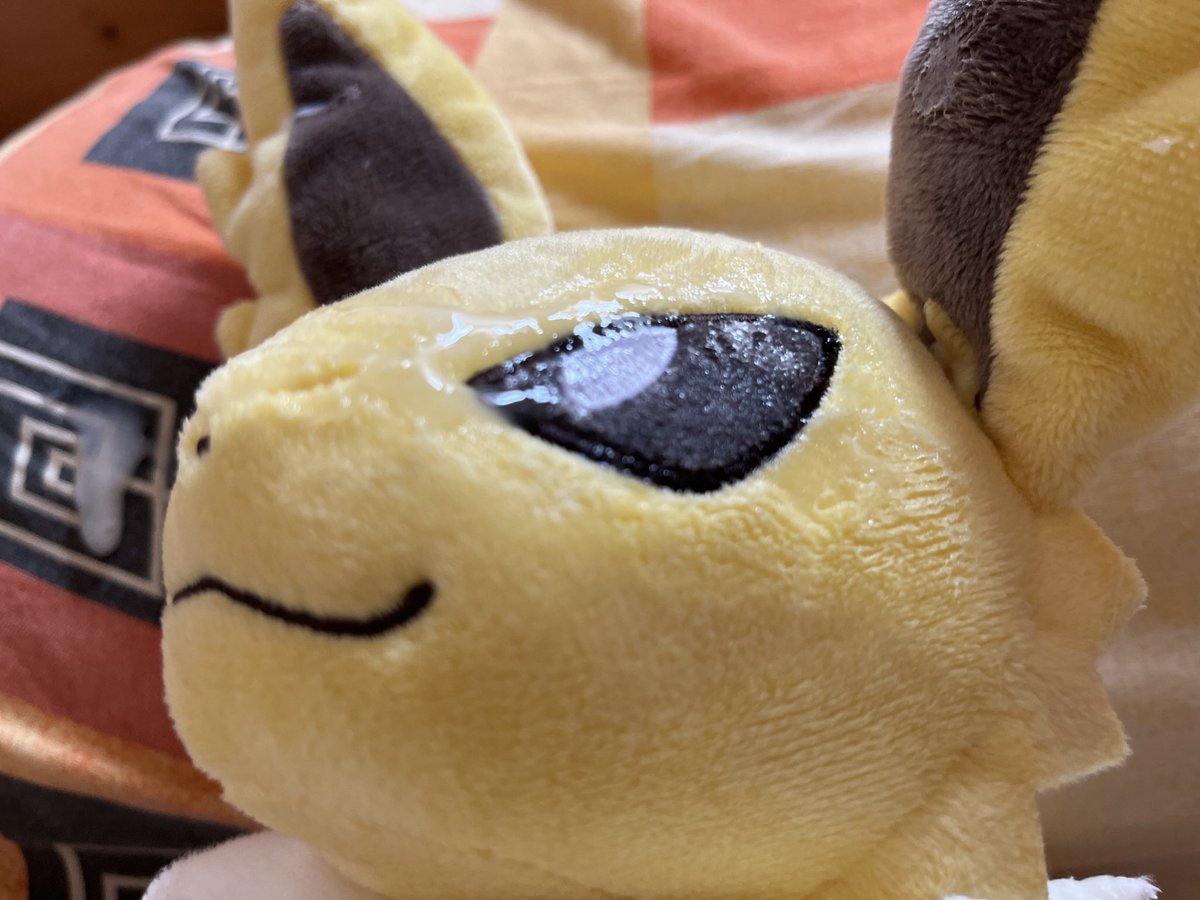 plishplush88's tweet photo. #plushophilia

Jolteon, my beloved uwu https://t.co/QSqniAgSUV