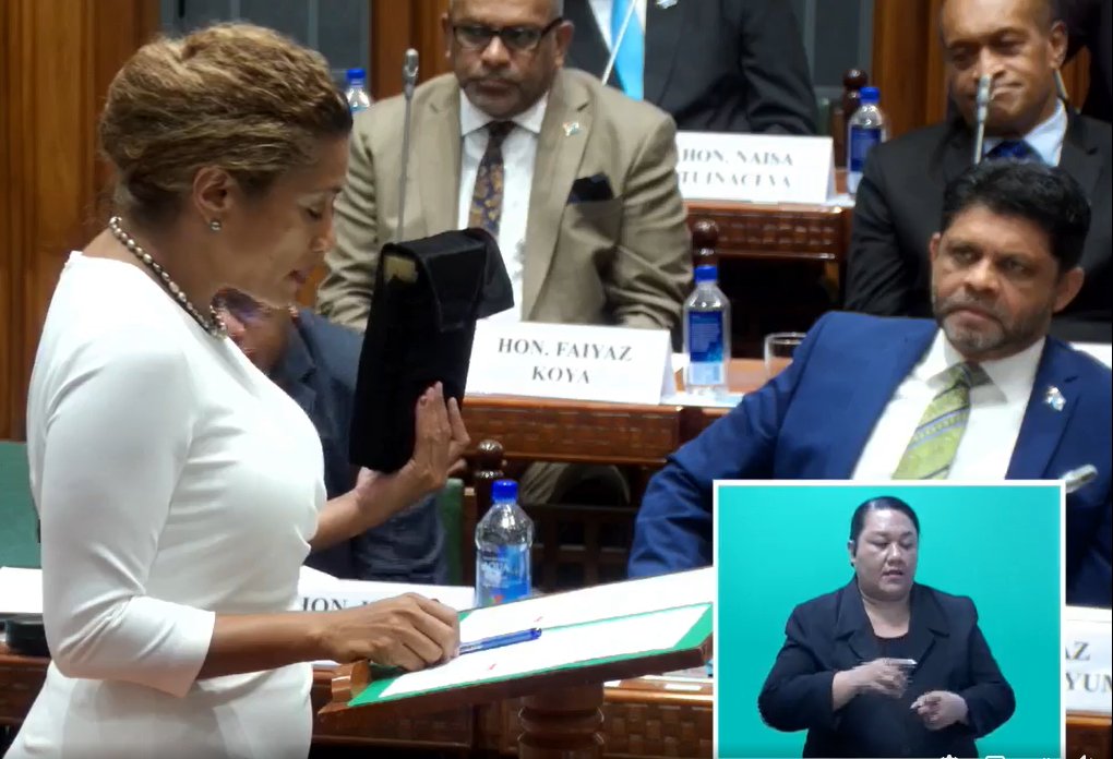Some off-beat screengrab pictures from today's swearing-in ceremony at Parliament #FijiElections2022 #FijiVotes2022