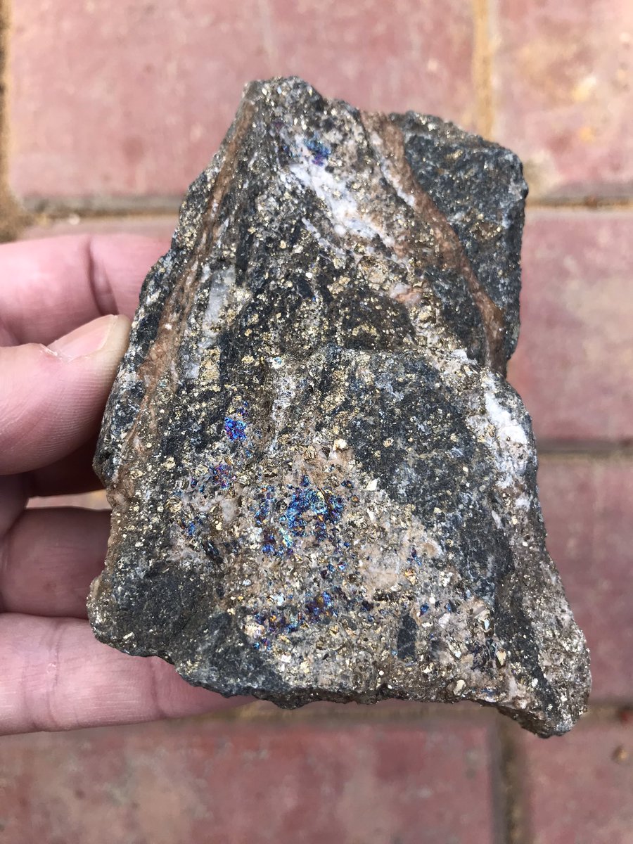 How amazing are these beautiful rocks from my <a href="/SS_RockExchange/">#RockExchange</a>  Santa 🎅🏻 @KristyGuerin: rippled texture on late 1800s slag from Broken Hill, garnet+sill gneiss also from Broken Hill, and gorgeous pyrite and bornite from North Parkes, NSW! Thanks so much 😊