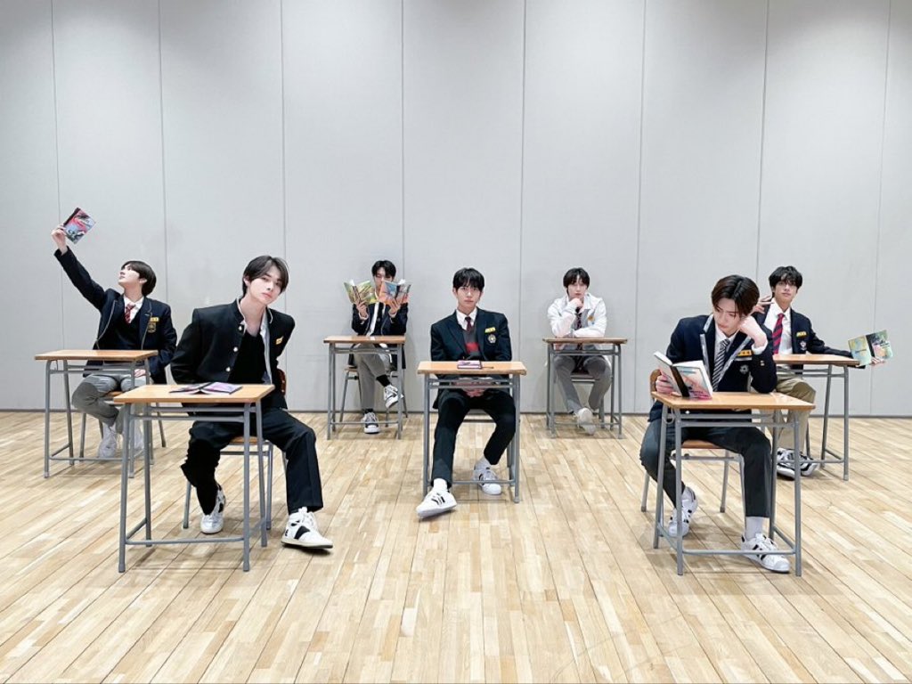 ㅤ
Sense the old feelings, I’m actually curious, how does it feels to use a uniform after a long time. Furthermore, we have the chance to use our own old school uniforms! It was a good memories.

ㅤ